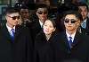 Sora lui Kim Jong Un, Kim Yo Jong, denunţă ”Declaraţia de la Washington”, un acord nuclear americano-sud-coreean. Ea-i cataloghează pe semnatarii acordului, Yoon Suk Yeol şi Joe Biden, drept ”un imbecil” şi un ”om bătrân, fără viitor”