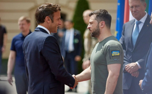 Macron îşi reiterează angajamentul faţă de Zelenski de a-i oferi ”orice ajutor necesar”