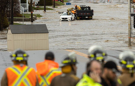 Doi pompieri, daţi dispăruţi în inundaţii în provincia canadiană Québec