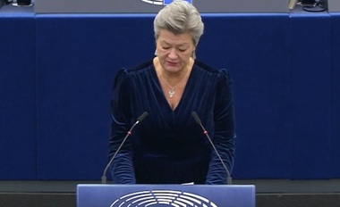 UE îşi propune să armonizeze legislaţia penală anticorupţie la nivelul întregului bloc comunitar. Propunerile ar facilita cooperarea transfrontalieră pentru combaterea criminalităţii organizate, a mitei şi a abuzului în serviciu