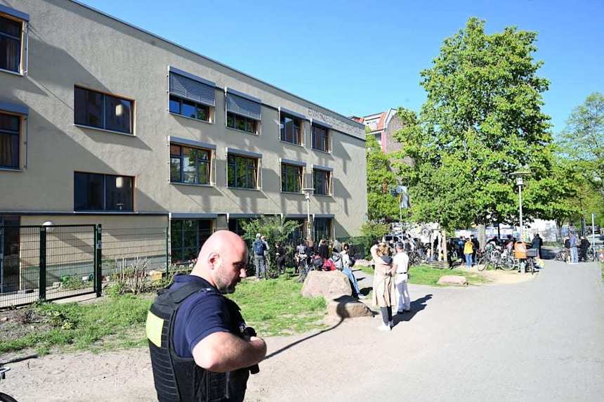 Două fetiţe au fost înjunghiate de un adult la o şcoală din Berlin
