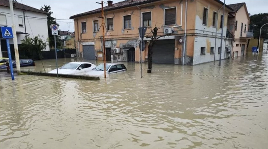 Doi morţi în Italia în urma unor ploi violente şi alunecări de teren în Emilia Romagna