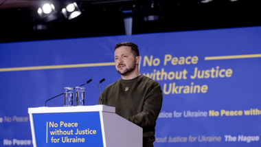 Zelenski cere, la Haga, înfiinţarea unui Tribunal Special pentru crima agresiunii. ”Vrem toţi să vedem alt Vladimir aici, la Haga”, spune el şi cere ”dreptate la scară mare” şi nu o ”impunitate hibridă”