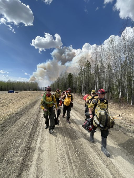 Canada: Stare de urgenţă în provincia Alberta din cauza incendiilor de vegetaţie. Aproape 25.000 de persoane au fost evacuate