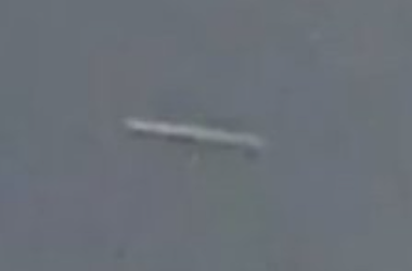 Un obiect zburător de formă cilindrică, filmat cu o dronă în Ungaria