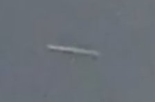 Un obiect zburător de formă cilindrică, filmat cu o dronă în Ungaria