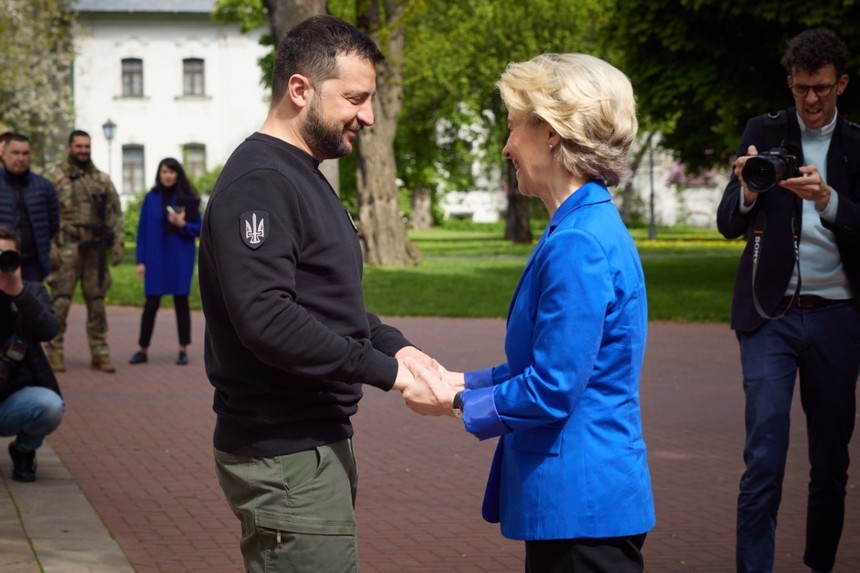 Volodimir Zelenski i-a cerut Ursulei von der Leyen să ridice restricţiile impuse importului de cereale ucrainene în ţările vecine, inclusiv în România