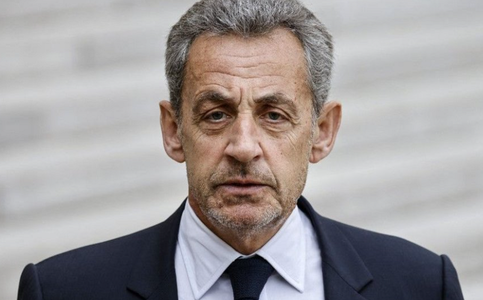 UPDATE-Parchetul Naţional francez Financiar cere ca Sarkozy şi alte 12 persoane să fie judecate în răsunătorul scandal al presupusei finanţări libiene a campaniei prezidenţiale a acestuia din 2007