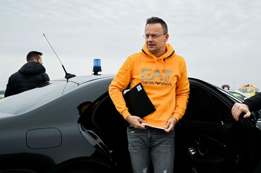 Ministrul de externe al Ungariei a plecat în China să discute despre cum se poate face pace în Ucraina, nemulţumit că „Europa este cuprinsă de o psihoză a războiului”