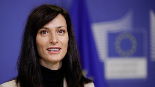 Comisarul european pentru cercetare şi educaţie, Mariya Gabriel, a demisionat. "Soldatul de partid" se întoarce în Bulgaria cu bagajul din UE - POLITICO