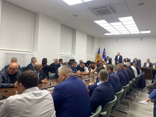 Deputaţii Adunării Populare a Găgăuziei au adoptat o declaraţie prin care recunosc că Evghenia Guţul a fost aleasă în funcţia de guvernator, deşi rezultatele scrutinului nu au fost validate de justiţie