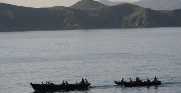 Un vas de pescuit chinezesc s-a răsturnat în Oceanul Indian, iar 39 de membri ai echipajului sunt daţi dispăruţi