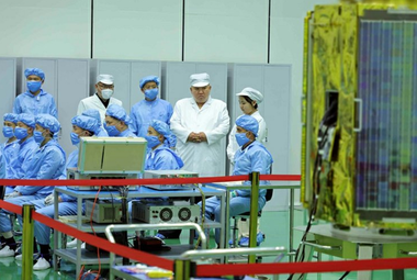 Kim Jong Un inspectează primul satelit-spion nord-coreean