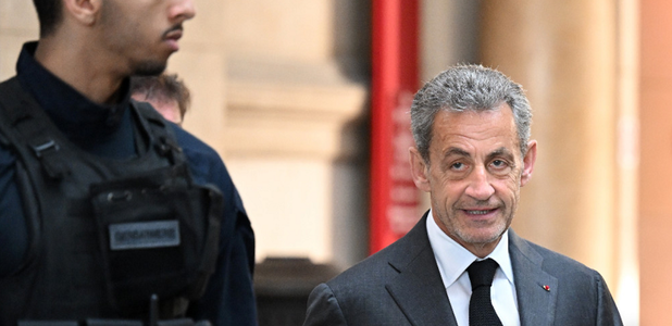 Nicolas Sarkozy, condamnat în apel la trei ani de închisoare, dintre care unul cu executarea prin purtarea unei brăţări electronice, în dosarul ”interceptărilor” şi la suspendarea drepturilor civice pe o perioadă de trei ani