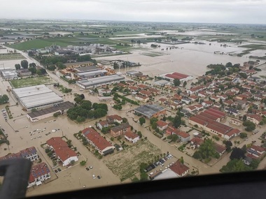 Italia - Cod roşu din cauza precipitaţiilor abundente în nord. Şcoli închise şi nouă victime - VIDEO