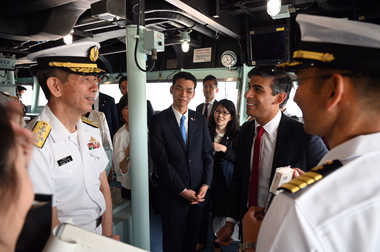 Marea Britanie urmează să trimită un portavion, HMS Queen Elizabeth, la Oceanul Pacific în 2025, împotriva Chinei. Rishi Sunak urmează să semneze cu Fumio Kishida, în marja G7, ”Acordul de la Hiroshima”