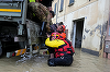 Noi localităţi din Italia, evacuate din cauza inundaţiilor. Comunele Villanova di Ravenna, Filetto şi Boncalceci, ameninţate de revărsări ale fluviului Lamone. Armata şi Paza de Coastă, mobilizate. Peste 10.000 de oameni evacuaţi din locuinţe