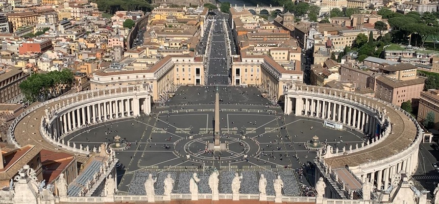 Un dezechilibrat mintal a forţat cu maşina intrarea în Vatican