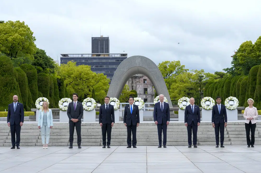 Macron îşi cântă la G7, la Hiroshima, refrenul nealinierii europenilor la abordarea confruntării cu China vrută de SUA şi vrea un G7 ”angajat şi exigent” cu Beijingul