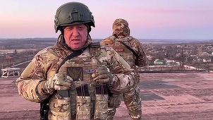 Şeful grupării ruse Wagner,  Evgheni Prigojin, susţine că ruşii au obţinut controlul total asupra oraşului Bahmut; Ucraina spune că luptele continuă