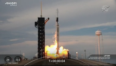 Doi astronauţi saudiţi, un bărbat şi o femeie, trimişi pe Staţia Spaţială Internaţională