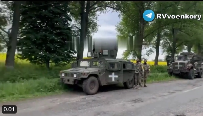 The Guardian: Imaginile postate de "partizanii" ruşi care au atacat în Belgorod arată că se deplasau cu vehicule americane - VIDEO
