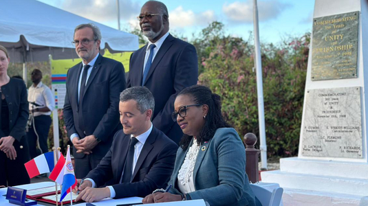 Franţa şi Olanda încheie un acord prin care pun capăt unui conflict teritorial pe Insula Saint-Martin, în Antile
