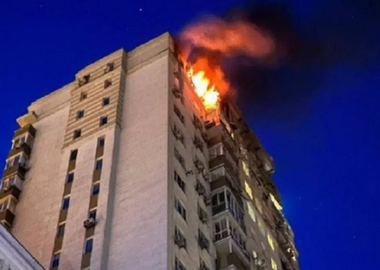 Forţele Aeriene ucrainene anunţă că au doborât 19 dintre cele 31 de drone ruseşti, majoritatea la Kiev, în atacul rus din noaptea de luni spre marţi. Un mort, patru răniţi şi pagube la Kiev, anunţă şeful poliţiei, Andrii Nebîtov