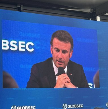 Macron: S-ar putea să nu fie posibil să îl trimitem pe Vladimir Putin să fie acuzat de crime de război la Haga, dacă el este singura persoană cu care Occidentul trebuie să negocieze sfârşitul războiului din Ucraina