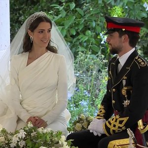 Nuntă fastuoasă în Iordania. Prinţul moştenitor s-a însurat cu o arhitectă din Arabia Saudită a cărei familie este înrudită cu MBS. Prinţii de Wales şi Jill Biden, printre invitaţi - FOTO