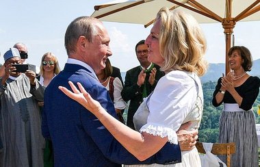 Cum a devenit Austria fortăreaţa alpină a lui Putin. Pentru Viena, neutralitatea se dovedeşte a fi o afacere bună - analiză POLITICO