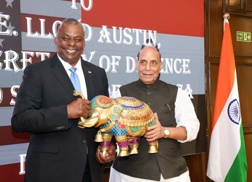 SUA şi India se pun de acord asupra unui plan de cooperare în domeniul apărării, vizând reducerea dependenţei indiene de armament rusesc, anunţă Lloyd Austin la New Delhi, într-un turneu în Asia