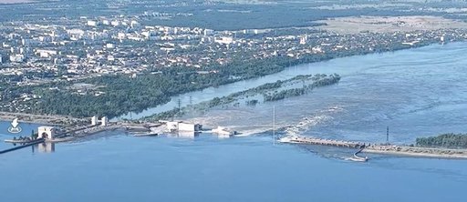 UPDATE - Barajul Nova Kahovka din sudul Ucrainei, care alimentează cu apă Crimeea şi centrala Zaporojie, a fost aruncat în aer. Zone extinse sunt inundate. Zelenski a convocat de urgenţă Consiliul pentru Securitate şi Apărare Naţională