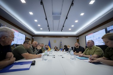 Barajul Nova Kahovka, aruncat în aer. Ucraina spune că 80 de localităţi se află în calea apelor. 150 de tone de ulei industrial s-au scurs în Nipru şi există risc de poluare şi mai mare