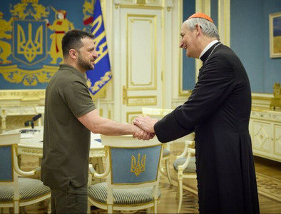 Un armistiţiu ”nu va aduce pacea” în Ucraina, îi spune Zelenski emisarului special al Papei Francisc, cardinalul italian Matteo Zuppi