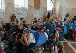 Ucraina evacuează locuitori din Herson ”cât mai rapid posibil”, anunţă ministrul ucrainean al Economiei, Iulia Svîrîdenko. Ea exclude o avarie structurală. Barajul Kahovka ”a fost folosit ca o armă ecologică” de către Rusia, acuză ea. 80 de localităţi în 