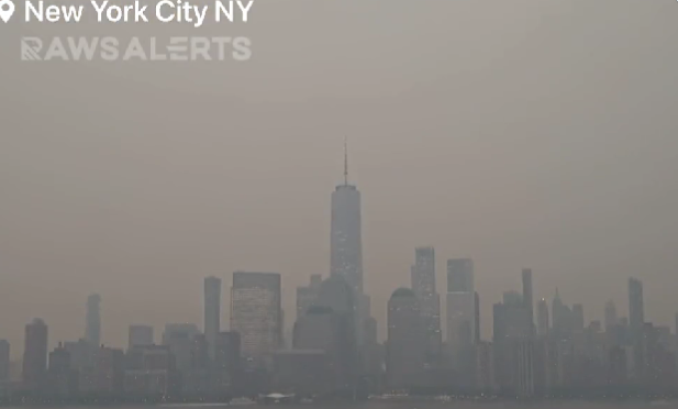 Fumul provocat de incendiile de vegetaţie din Canada declanşează alerte de sănătate în New York / 3,3 milioane de hectare au ars deja, de 13 ori mai mult decât media pe 10 ani