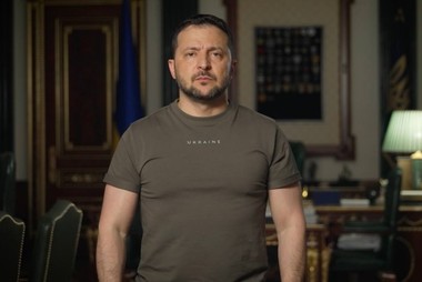 Zelenski: Situaţia din partea ocupată a regiunii Herson este cu adevărat catastrofală. Ocupanţii i-au abandonat pur şi simplu pe oameni în aceste condiţii groaznice. Fără salvare, fără apă, pe acoperişuri în aşezările inundate - VIDEO