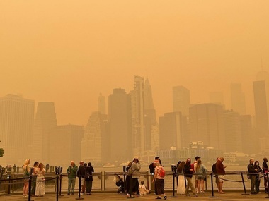 Incendii în Canada - Imaginile impresionante cu New York-ul sub o ceaţă portocalie. Indicele de calitate a aerului în oraş a atins cifre record - VIDEO