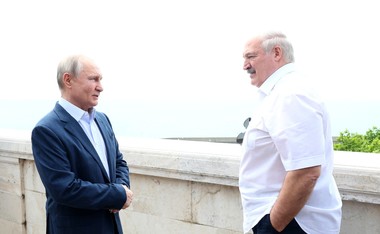 Putin spune că luna viitoare va amplasa arme nucleare în Belarus