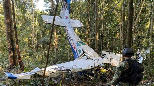 Miracolul din Columbia: Mama celor patru copii găsiţi în viaţă în junglă a supravieţuit patru zile după prăbuşirea avionului