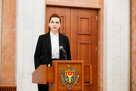 Rusia doreşte să-şi recapete influenţa în Republica Moldova, spune ministrul de interne de la Chişinău. Ana Revenco explică motivele Kremlinului