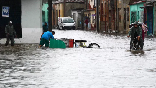 Trei morţi şi mii de deplasaţi în Cuba, în urma unor ploi puternice