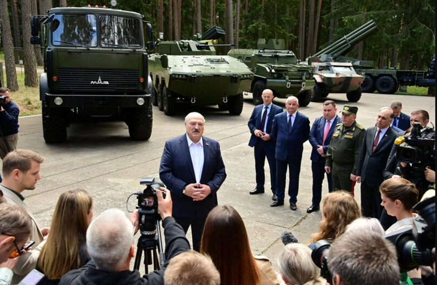 Lukaşenko îl contrazice pe Putin, la Rossiya-1, şi anunţă că Rusia a desfăşurat armament nuclear tactic rusesc în Belarus