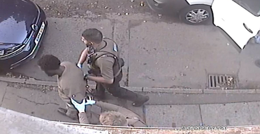 Ministrul britanic de Interne Suella Braverman cere evitarea oricăror ”speculaţii” cu privire la motivul presupusului autor al atacului de la Nottingham, soldat cu moartea a doi studenţi în vârstă de 19 ani şi unui bărbat