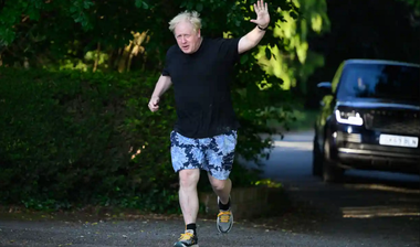 Boris Johnson a minţit în mod deliberat Parlamentul britanic în mai multe rânduri, conchide un raport privind scandalul ”partygate”, care-i i se retragă accesul în sediul Legislativului, acordat foştilor premieri britanici. N-au găsit ”nici cea mai mică probă”, denunţă BoJo