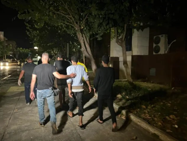 Nouă egipteni arestaţi în portul Kalamata, suspectaţi de trafic de persoane, după naufragiul din largul Greciei