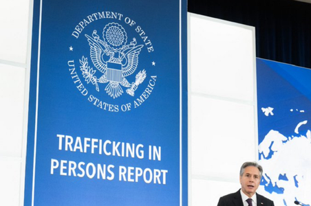 SUA îndeamnă la luptă împotriva traficului de băieţi, care a crescut de cinci ori din 2004 în 2020, în raportul privind traficul de persoane. Ele acuză Beijingul, înaintea vizitei lui Blinken în China, de implicare directă într-o politică sau model de tra