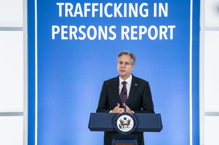 România nu îndeplineşte criteriile minime în vederea eliminării traficului de persoane, însă depune eforturi ”semnificative”, relevă Departamentul de Stat american în raportul din 2023 şi face 11 recomandări
