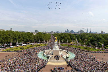Ziua de naştere a Regelui Charles al III-lea a fost sărbătorită pentru prima dată la Londra cu tradiţionala paradă militară Trooping the Colour - FOTO, VIDEO